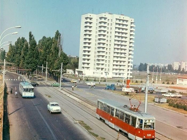 Перекресток улиц Карла Либкнехта и Старокубанской, 1983 год | Источник: pastvu.com