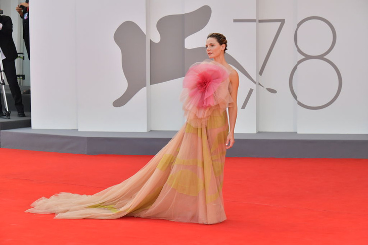 20 самых красивых платьев (и не только) Венецианского кинофестиваля