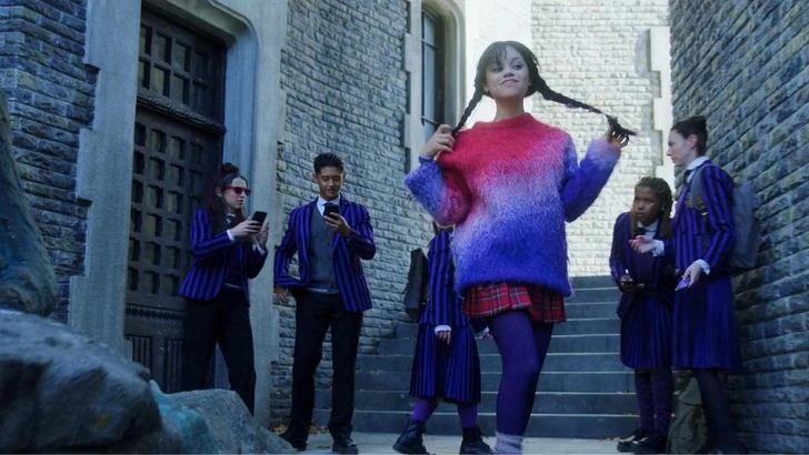 Кадр из сериала «Уэнсдей» (2022 — настоящее время) | Источник: «Кинопоиск»