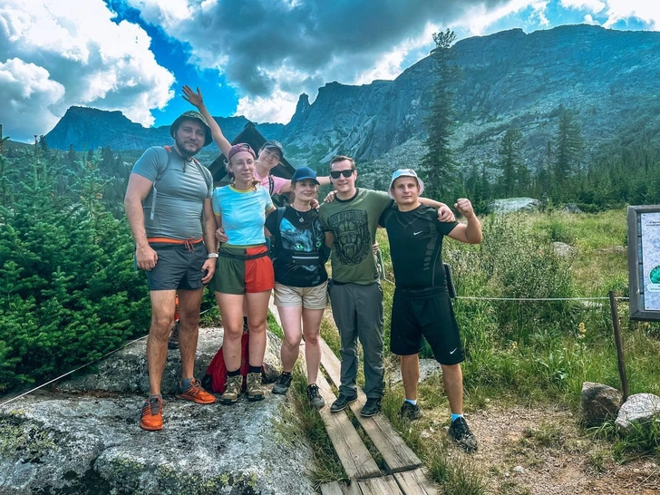 Перед скандалом с задержанием и обыском Волхов планировал очередную поездку