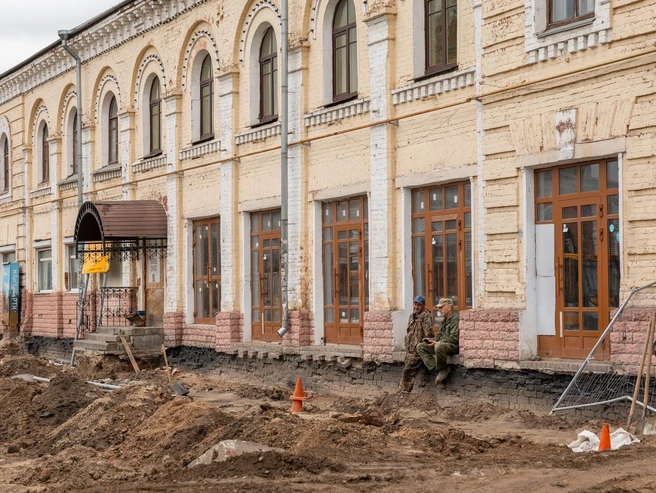 Рабочие отдыхают | Источник: Александр Куренной / 76.RU