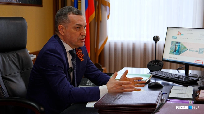 Мэр расстраивается, когда видит, что жители мусорят и не заботятся о чистоте родного города | Источник: Антон Дигаев / NGS.RU