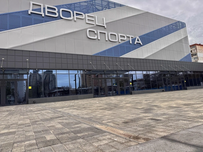 Желоб, направленный в тротуарное покрытие | Источник: Ирина Бабичева / 161.RU