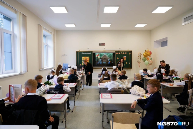 Первоклассники вступает в один из самых важных этапов своей жизни  | Источник: Варвара Фролова / NGS70.RU 