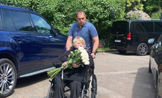 Привезли на инвалидной коляске: Тарасова не смогла оставить Чернышева одного на прощании с женой