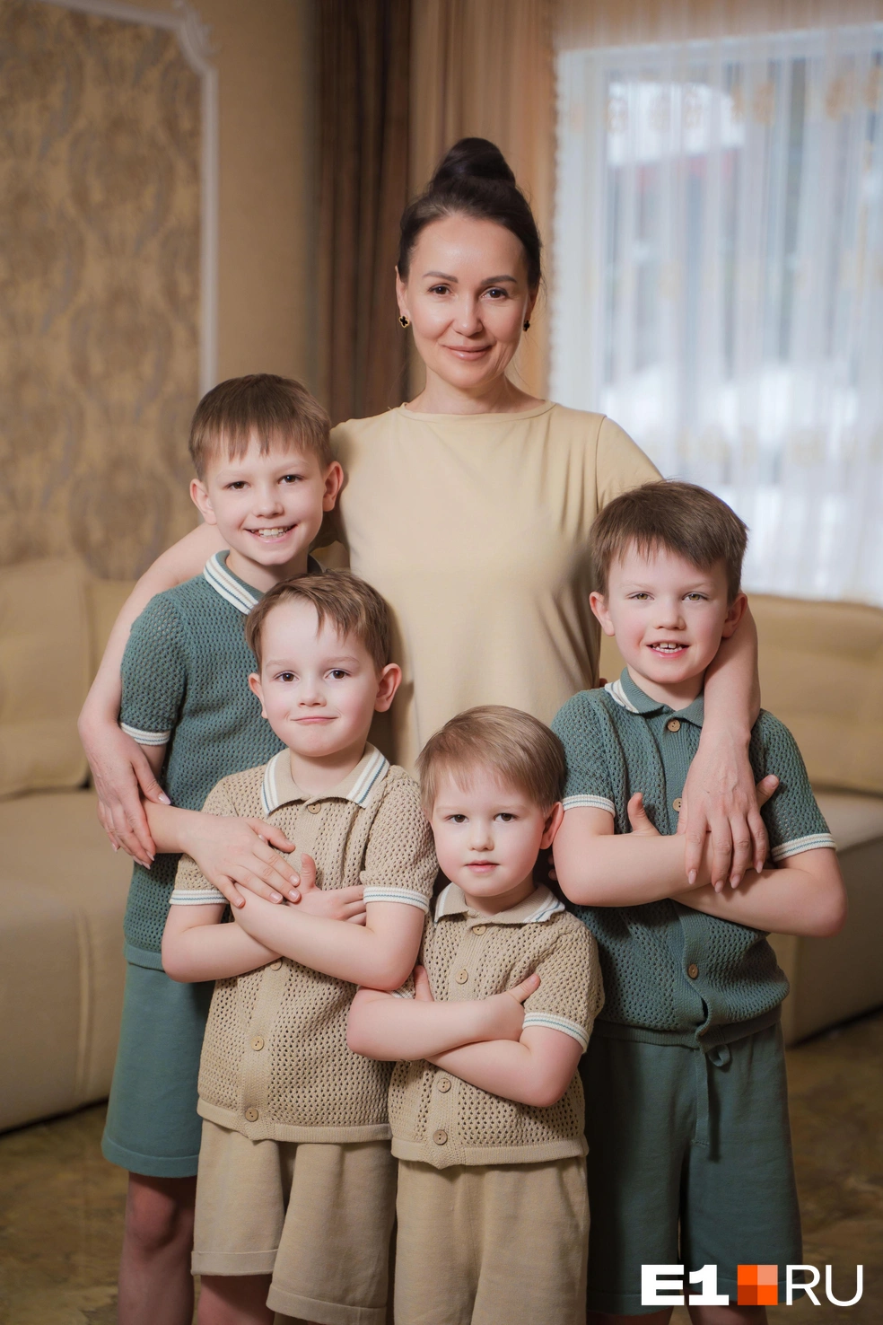 Инна и Андрей планировали усыновить одного ребенка, и только девочку. Теперь в семье целый отряд мальчишек | Источник: семейный архив Инны и Андрея Петровых