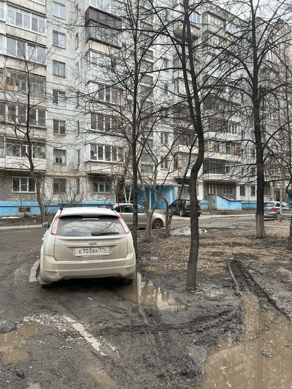 Вся наша жиза в одном снимке. Комсомольский проспект, 38 | Источник: читатель 74.RU