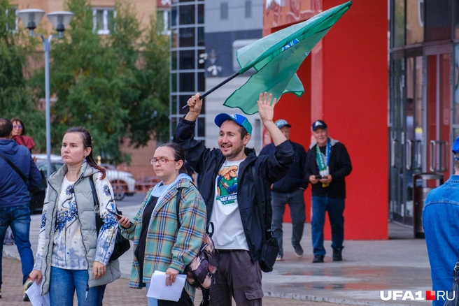 Атмосфера игры чувствовалась уже на улице | Источник: Булат Салихов / UFA1.RU
