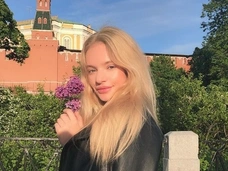 Лиза Пескова показала детские фото