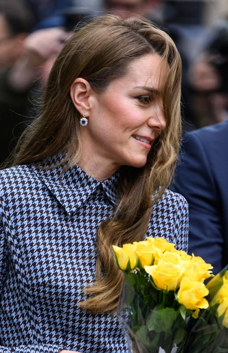 Новый выход Кейт Миддлтон доказывает, что можно носить все тренды сразу — и выглядеть безупречно Новый выход Кейт Миддлтон доказывает, что можно носить все тренды сразу — и выглядеть безупречно