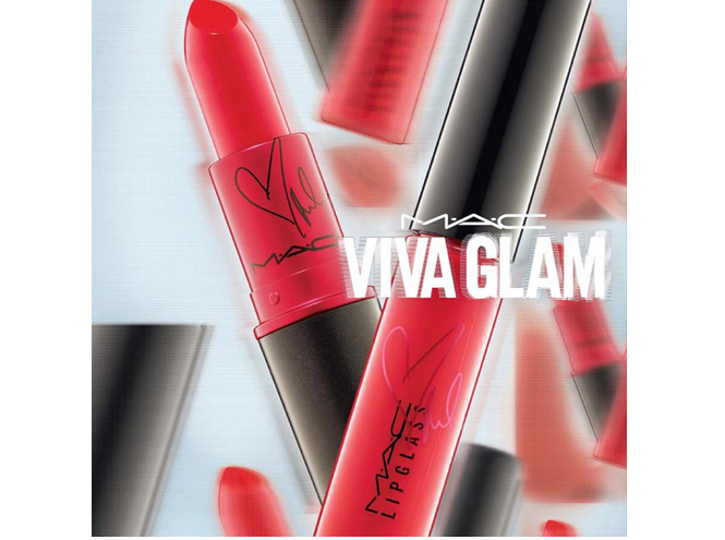 Майли Сайрус снялась для MAC Viva Glam