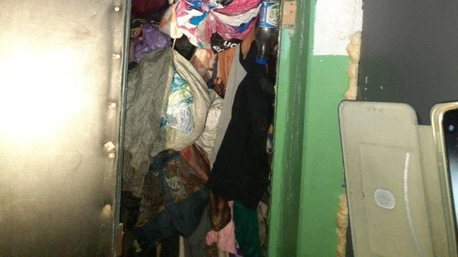 Жилье завалено мусором под самый потолок  | Источник: Управление гражданской защиты г. Уфы / Telegram 