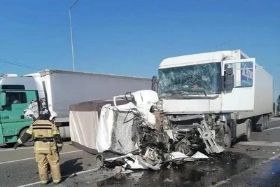 Под Оренбургом в ДТП с Газелью и фурой погибли два человека