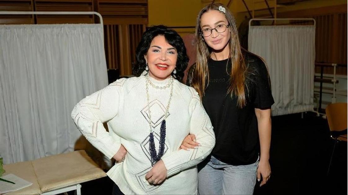 Бузова сыграла Людочку в &laquo;Покровских воротах&raquo;&nbsp;&mdash; видео и первая реакция Бабкиной, позвавшей ее на роль