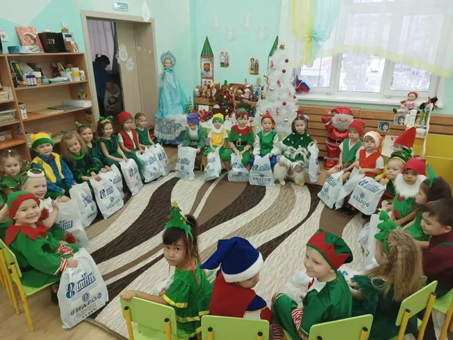 Только посмотрите на этих счастливых «елочек» из детского сада № 44 в Чурилово! | Источник: ГК «БОВИД»