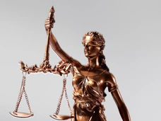 29-летняя дочь олигарха Марса Гайнутдинова требует с него алименты в миллиард рублей