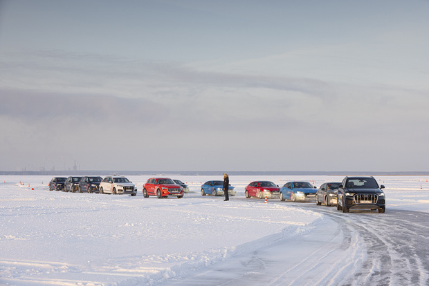 Фото №1 - Занятия Audi quattro Winter Experience проходят на льду озера под Тюменью