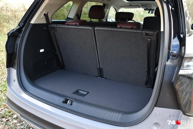 В семиместной версии багажник небольшой, но всё же остается | Источник: Артем Краснов