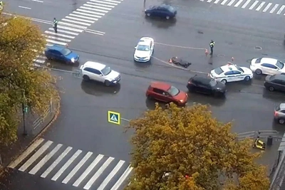 На перекрестке в Челябинске сбили насмерть пешехода