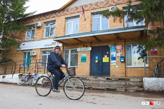 Местные жители предпочитают передвигаться на велосипедах | Источник: Роман Данилкин / 63.RU