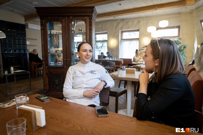 Работа в общепите тяжелая, но Валентине она приносит удовольствие | Источник: Владислав Лоншаков / E1.RU