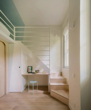 Каюта в Париже: студия 14 м², вдохновленная морскими путешествиями