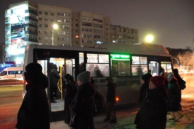 Woman breaks finger in overcrowded Tomsk minibus