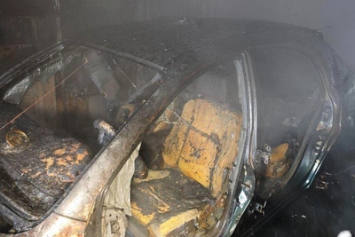 Only one car saved from Uralmash auto service fire