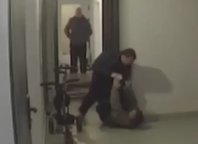 Опубликовано видео нападения директора УК на рязанца | ya62.ru