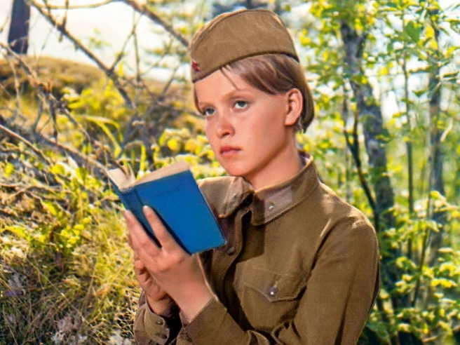 Актриса родилась в Мурманске 6 октября 1951 года | Источник: Кадр из фильма «А зори здесь тихие»
