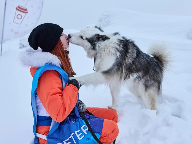 Для успешного выступления важно взаимопонимание между спортсменом и собакой. | Источник: Александр Ощепков / NGS.RU 