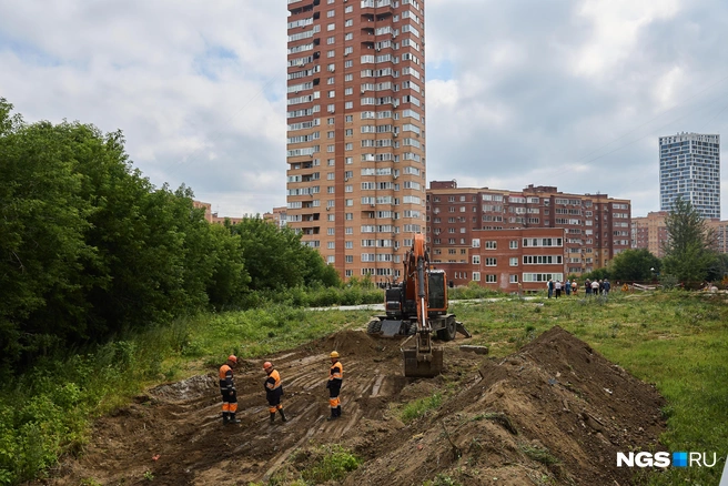Яма росла несколько дней  | Источник: Александр Ощепков / NGS.RU