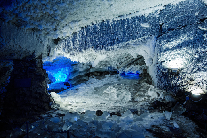 Чудеса под землей: 7 самых необычных пещер России
