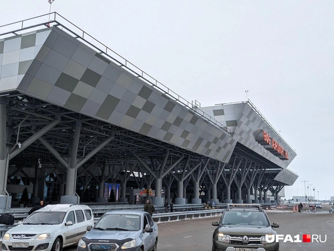 Два рейса в Казань ушли на запасной аэродром Уфы | Источник: Булат Салихов / UFA1.RU