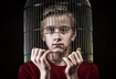 «Племянник в 15 лет ведет себя идеально, хорошо учится и разговаривает сам с собой вслух. Что с ним не так?»
