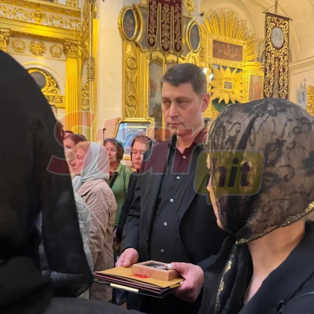 Алексей скорбит по любимой тете
