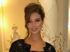«Мисс Россия» Юлия Полячихина опубликовала видео с подросшей дочкой от миллиардера Рустама Тарико