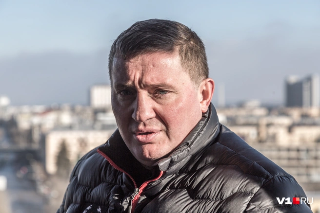 Андрей Бочаров заявил об одном погибшем при налете беспилотников на регион | Источник: Константин Завриков / V1.RU