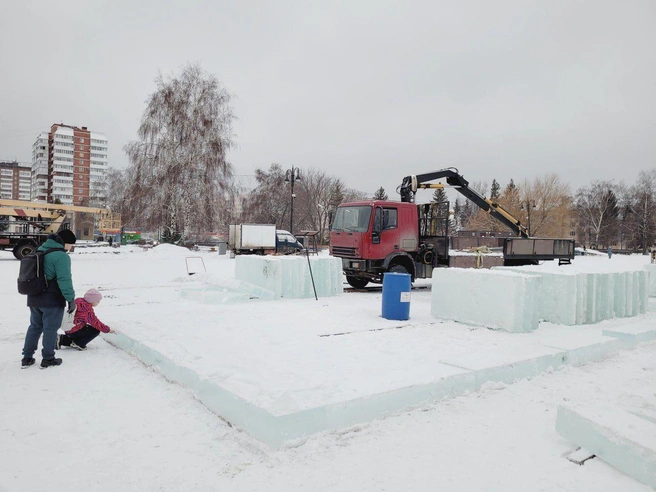 Дети не верят своим глазам. Взрослые тоже. В Тольятти такого городка не было очень давно. А он был? | Источник: Панчешный Александр