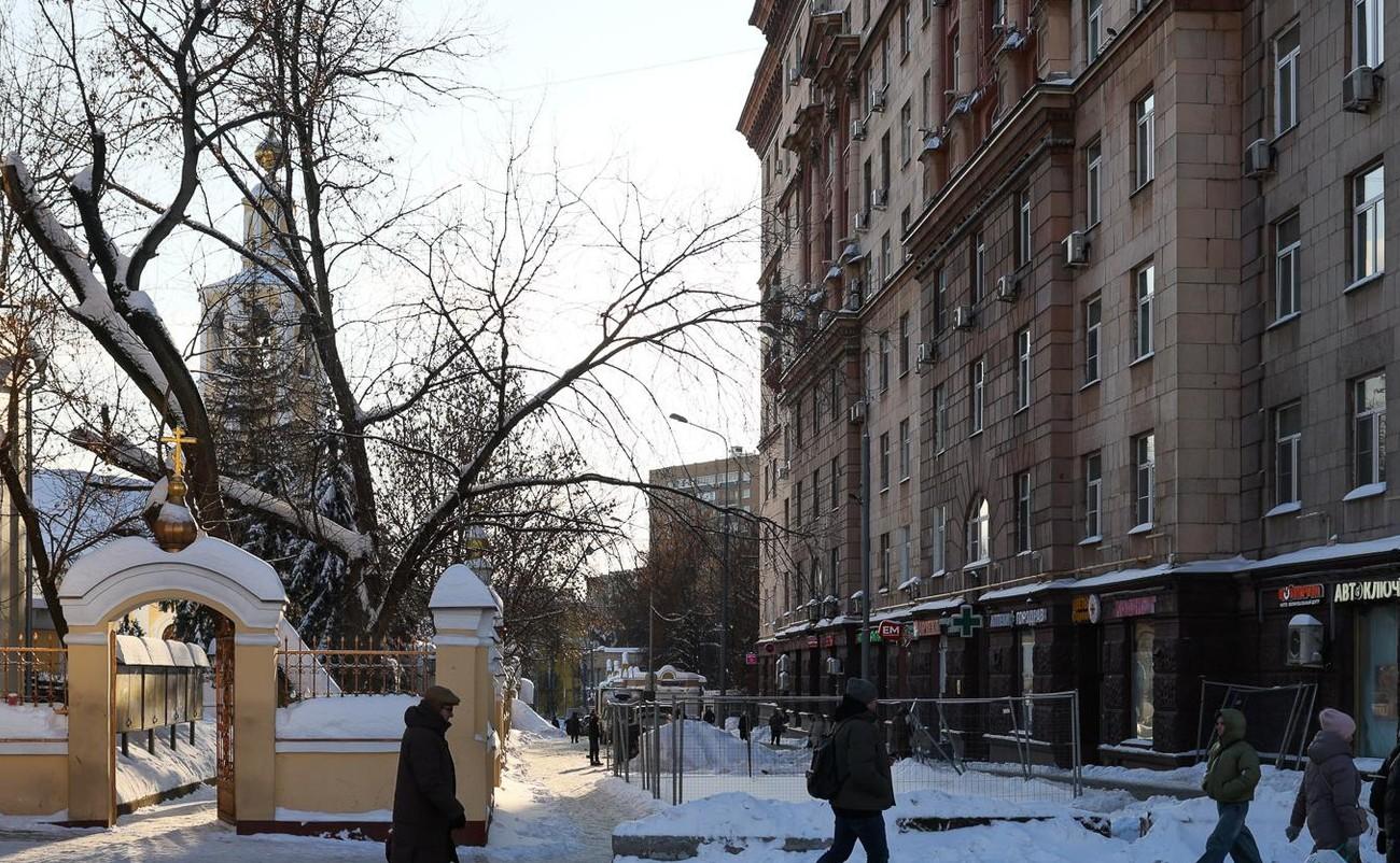 С другой стороны, за хлебом буквально у метро уже не заскочишь | Источник: Артем Устюжанин / MSK1.RU