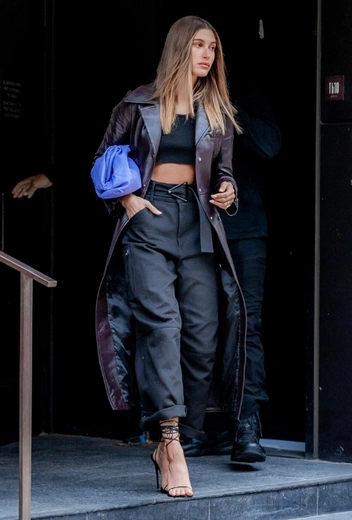 Хейли Бибер в Нью-Йорке | marieclaire.ru