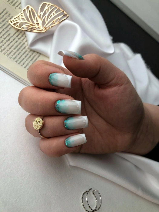 Источник: nebo.salon.ekb / Instagram.com (экстремистская организация, деятельность запрещена на территории РФ)