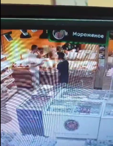 Момент с поеданием бутерброда тоже попал на видео | Источник: предоставлено героями публикации