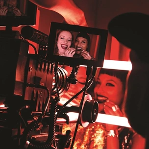 Цветомузыка: коллаборация Make Up For Ever х Icona Pop