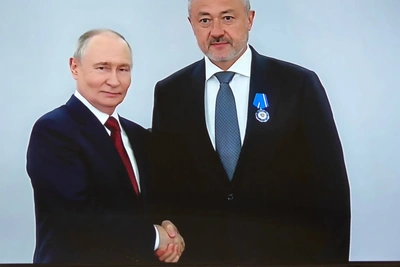 Президент России наградил Виктора Пинского Орденом Почета