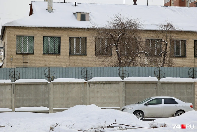 Родителям пообещали, что в центре с сыновьями поработает психолог, а также дети будут заниматься учебой  | Источник: Наталь Лапцевич