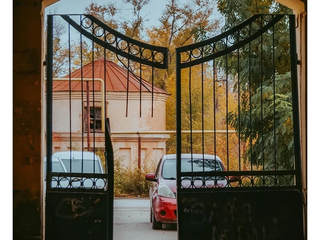 Подписчики в соцсетях похвалили народное творчество на стенах. | Источник: Юлия Воропаева