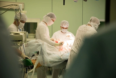 Тульские врачи удалили пациентке опухоль весом 14 кг