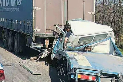 ДТП с грузовиками на трассе М-10 под Петербургом