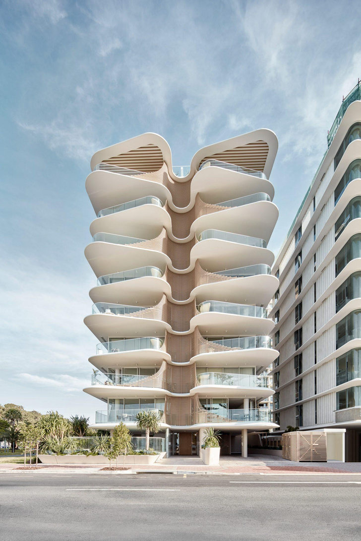 10 современных зданий с необычными балконами